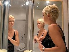 blond mature having vagina fisted hard
