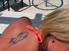 Tattooed blondie Riley Reece is spending cool time with fellow. She gives a head to him outdoor and indoor before getting his big throbbing penis inside of vagina.