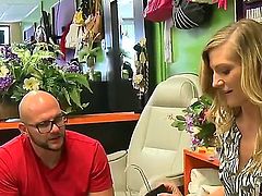 Meagan is one gullible girl, and you wouldnt believe what a salon worker can talk you into. But youll soon find that out for yourself. Just click play and see, babe. I dare you.