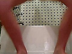 A very hot brunette amateur teen girlfriend homemade hardcore action in her bathroom ! Blowjob, fuck and facial cumshot !