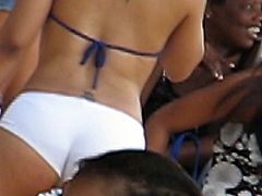 voyeur big ass girl on beach in bikini