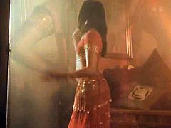 Bollywood Nudes brings you an exciting free porn video where you can see how a sensual Indian brunette teases with her hot body while assuming some very interesting poses.