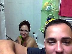 Handsome dude makes video of his amateur GF while she takes bath