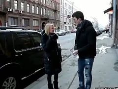 Blonde teen picked up and fucked hard. There is no way you can resist this walking newbie down the streets. This dude is young and curious and he has the cock to offer her and she accepts it in her pussy.