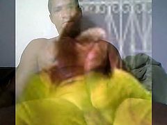 Batendo uma punheta pra puta...Gabi Dhsaku