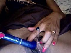 Milf with hairy pussy, dark lips plays with vibe toy