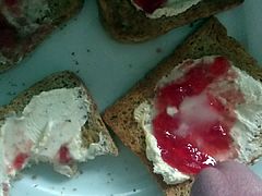 Ins Essen gespritzt - 3