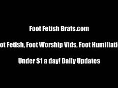 Foot Fetish Brats brings you a hell of a free porn video where you can see how these kinky lesbian brats lick their sexy feet while assuming very interesting poses.