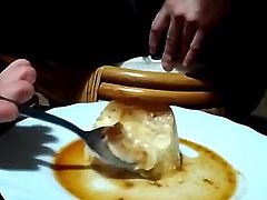 Semen en el postre