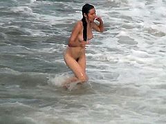 Voyueur must have amazing sensations while seeing such beauty shaking those fine forms while at the beach