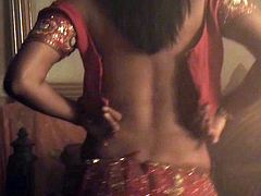 Indian babe takes off her skirt