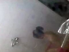 http://img1.xxxcdn.net/07/95/q9_shower_voyeur.jpg