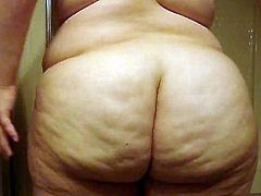 White BBW Smackin Her Jiggly Ass