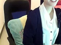 Svelte oriental webcam cutie finally agrees to get rid of her jacket. Asian honey flaunts her body in white shirt and squeezes her titties.
