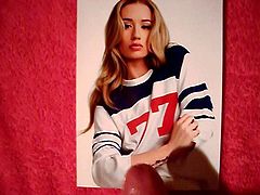 Iggy Azalea CumTribute 1 (slowmotion loads)