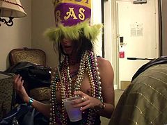 Dude, I decided to tape my lustful raven-haired girlfriend and to share this video with you! Watch my cutie posing on cam and showing off her appetizing knockers!