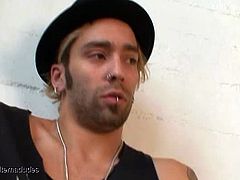 Watch Spencer Kayne enjoys the art of jacking off demonstrated by gay dude tattooed Matteo. Looking at Spencer smirking and smiling while Matteo's dick is close to him.