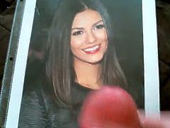 Victoria Justice Cum 1