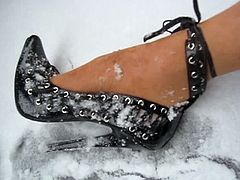 Pantyhose foot in black High Heels in Snow 1