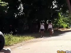 Slutty Filipina karaoke bargirl sings on white tourist penis