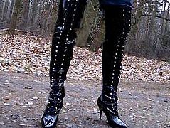 Mit meinen Fick mich Stiefeln im Wald