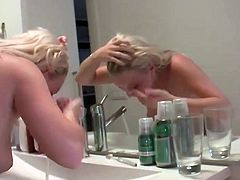 Blonde gets a huge facial from her boyfriend