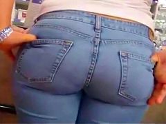 BIG ASS IN JEANS