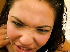 Manuel Ferrara makes London Keyes gag on his meaty dick after she takes it in her deadeye