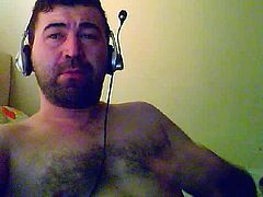 Masturbating Turkey-Turkish Beefy Bear Masturbator