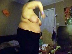 Fat wife playing just dance - CassianoBR