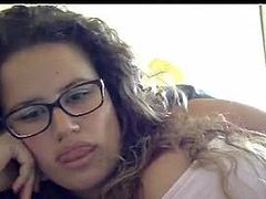 Beautiful chubby girl masturbates on chatroulette