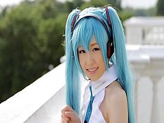 Miku Cosplay (1-2)