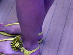 Incredible pink toes and yellow shoes