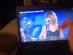 masturbating to taylor swift shake it off live