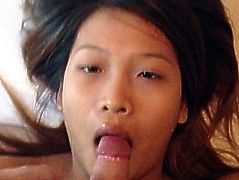 Amature teen Thai girl blowjob