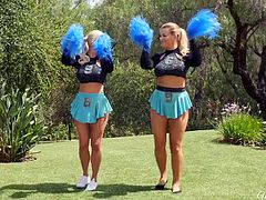 Horny cheerleaders finish their practice by eating some pussy