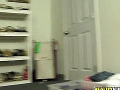 Firstclassxxx has some time to masturbate on cam