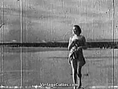 Beautiful Girl gets Fucked at the Beach (1930s Vintage)