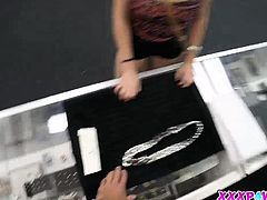 Hot babe with a huge cock to fuck for silver chain