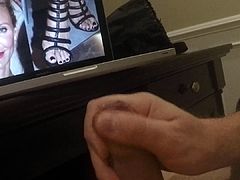 Masturbating to Cameron Diaz's Sexy Toes in Heels
