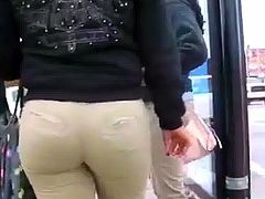 PHAT PLUMP ASS ON THE BUS STOP