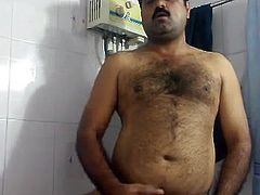 hairy horny arab daddy