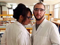 Professor Bobby Peru finally reveals the misterio of his elixir hot asses to get lost horny aunts. He is accompanied by his colleague Professor Susan Mahony alternative chemistry from the University of West Point, Ohio.