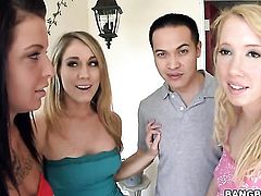 Brunette Aria Aspen and Amber Ashlee show their love for lesbian sex