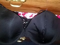 Allison's black 38c bra