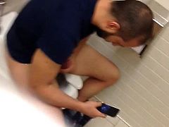Str8 spy men in public toilet part 3