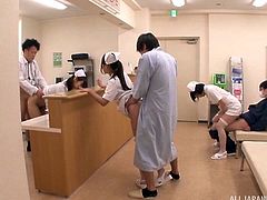 http://img0.xxxcdn.net/0m/t2/8j_japanese_nurse.jpg