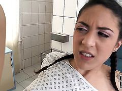 Teen chica Carolina Abril is in the mood for man meat sucking