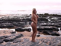Several girls dream of masturbating outdoor, but only few really dare to do so. Tracy is not only beautiful, but also bold enough to pose outdoor fully nude. Don't miss this artistic photo shoot at any cost.