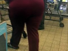 Quick big booty Gilf in maroon track suit 1